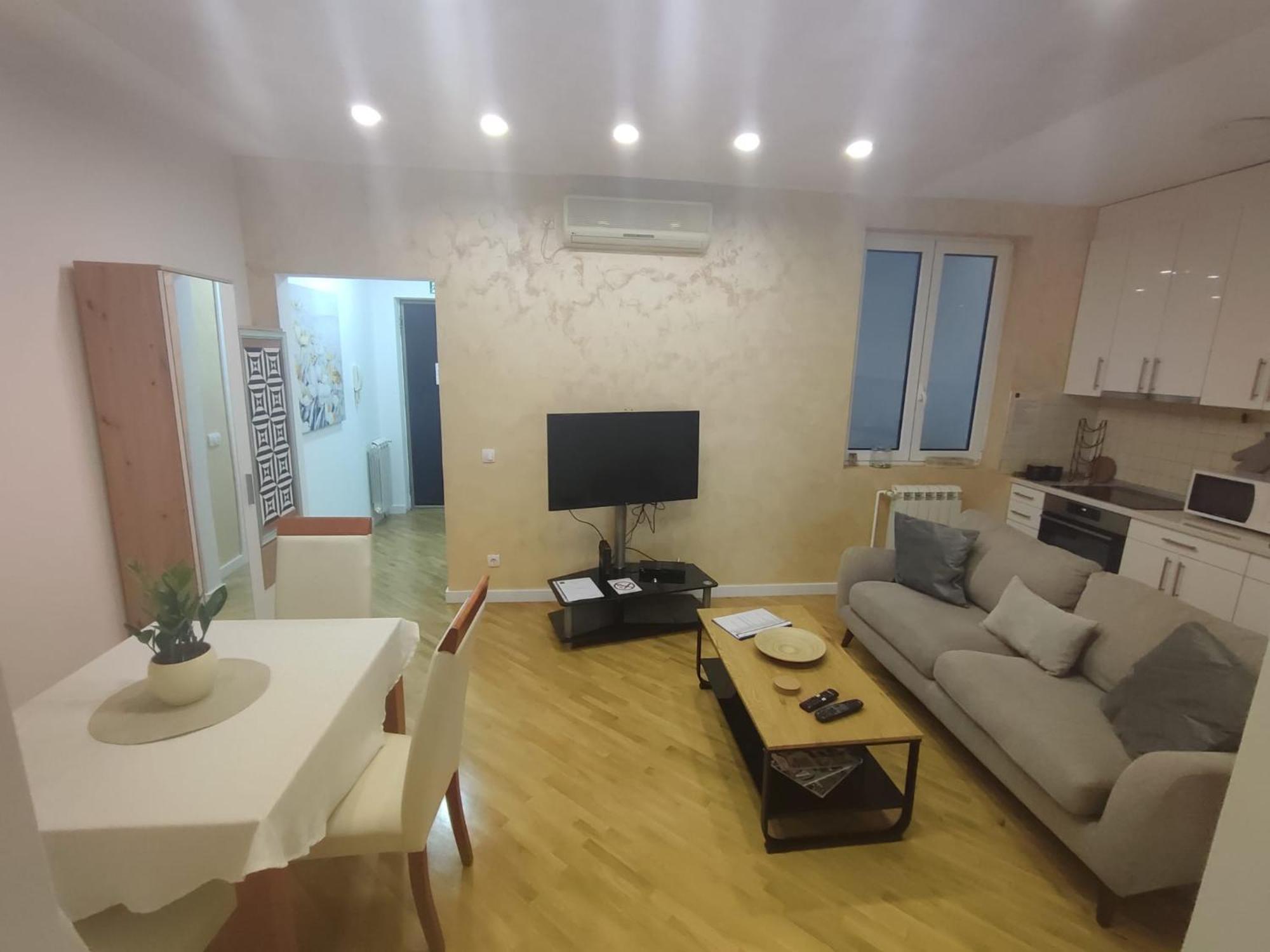 City Lights Lux Διαμέρισμα Βελιγράδι Εξωτερικό φωτογραφία